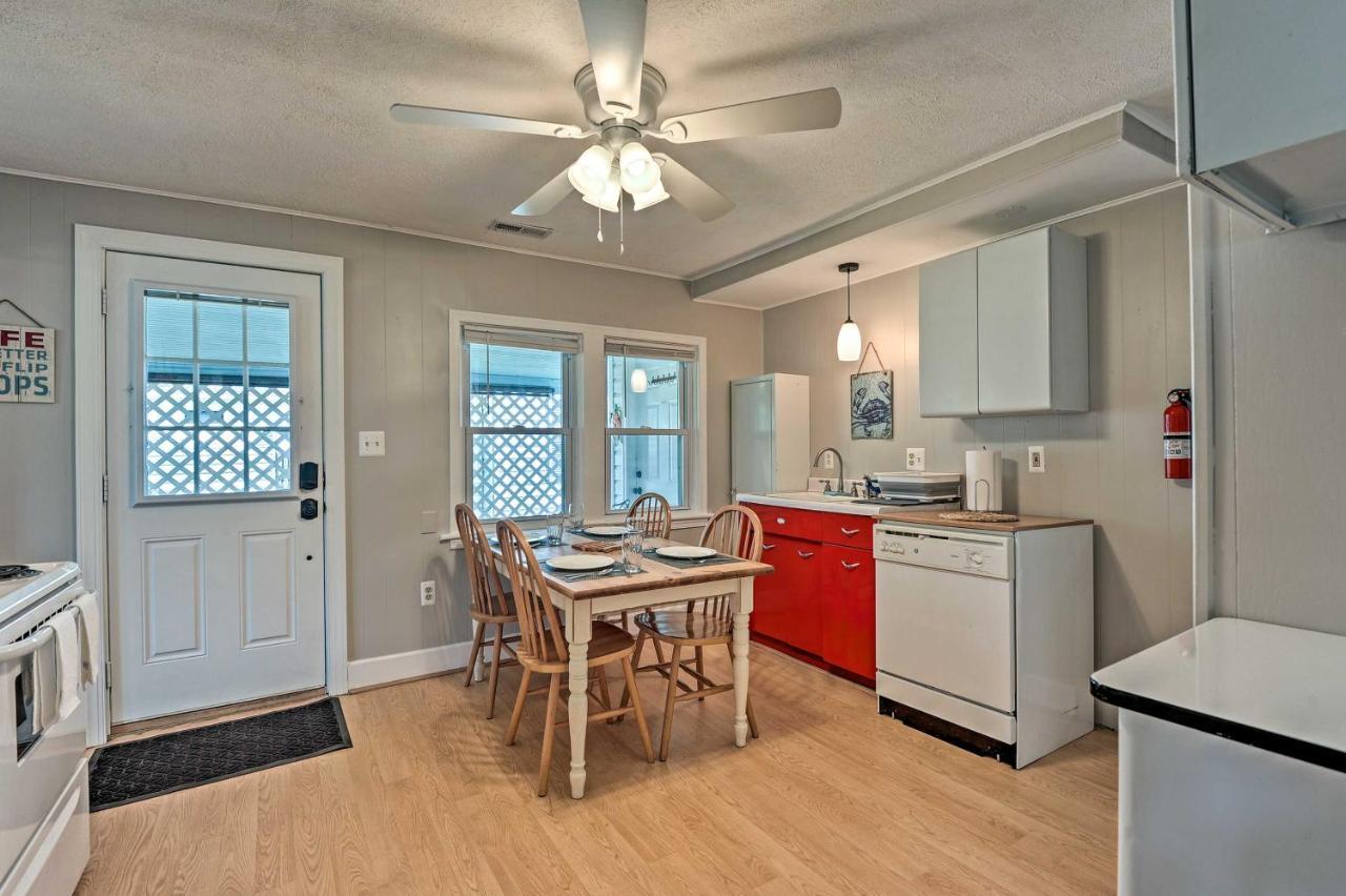 The Blue Crab Cottage - 3 Blocks From The Beach! Colonial Beach Luaran gambar
